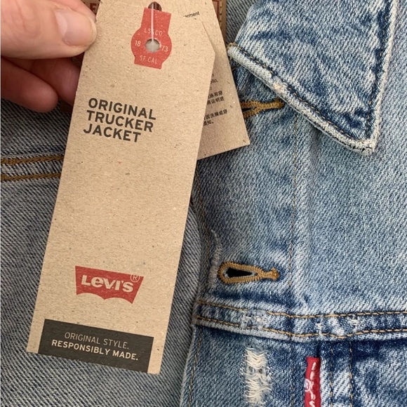 NWT Levi's Women's Original Denim Trucker Jacket SZ XS Light Wash - Picture 3 of 8
